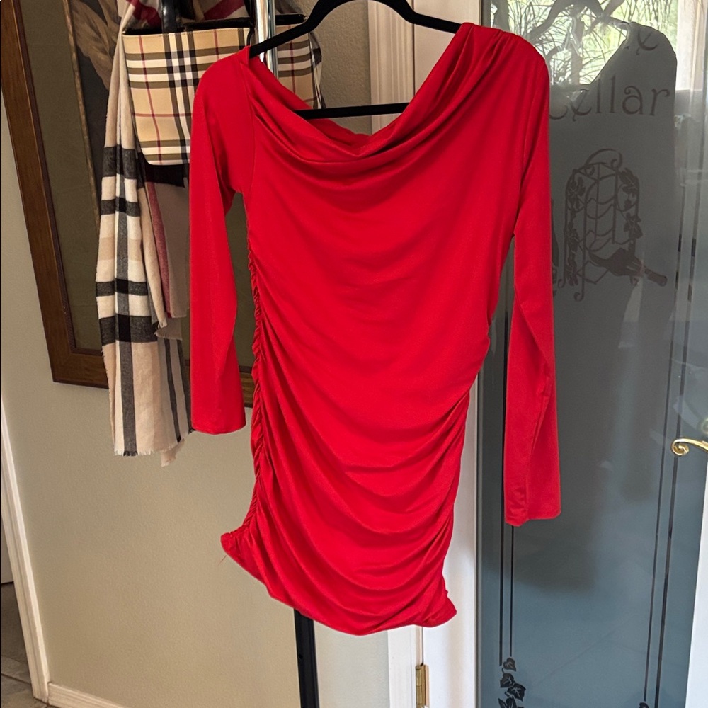 Chic Red Mini Sleeve Dress